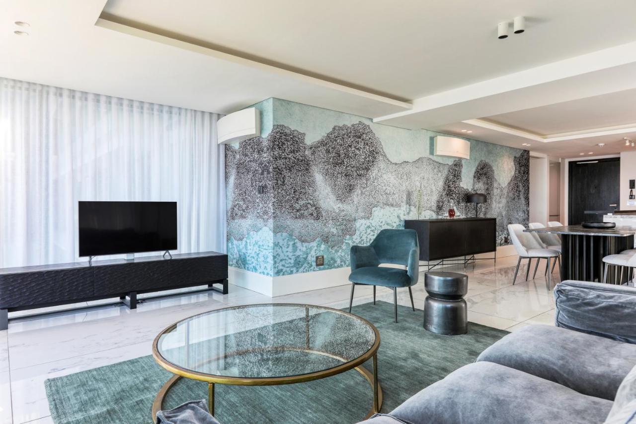 Bantry Bay Allure - Luxury With The Views *